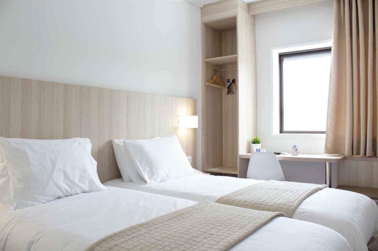 Up Hmb Hotels Fermentelos Екстериор снимка