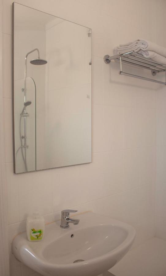 Up Hmb Hotels Fermentelos Екстериор снимка
